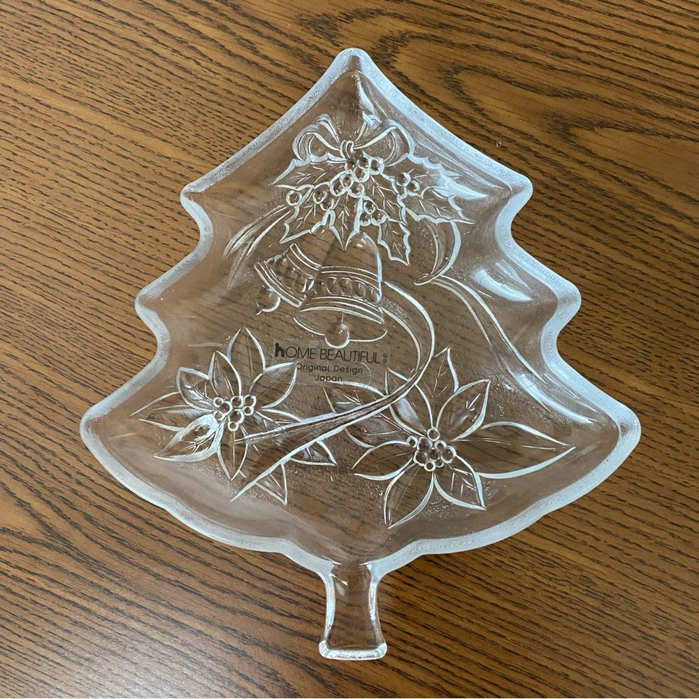 NIB Home Beautiful Crystal Christmas Tree Plate Happy Holidays Clear Glass 7.5”